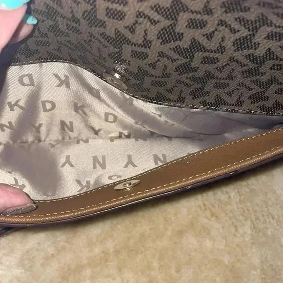 DKNY corrie monogram dome cross bag - Picture 5 of 8